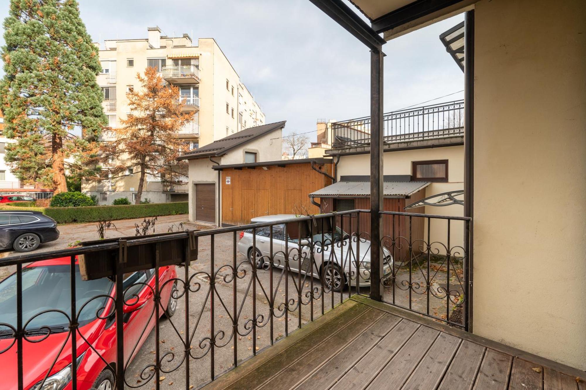 Urban View Apartment With Free Parking Ljubljana Extérieur photo